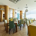 Private 2-bedroom With Pool And Free Parking In Marina Club 포마리
