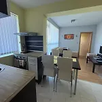 Private 2-bedroom With Pool And Free Parking In Marina Club