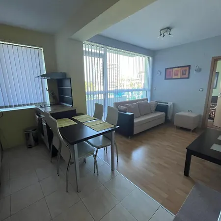 Aparthotel Private 2-bedroom With Pool And Free Parking In Marina Club