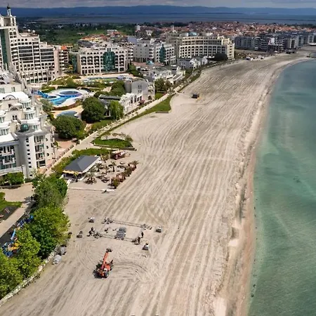 Private 2-bedroom With Pool And Free Parking In Marina Club