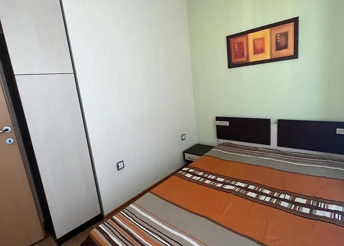 公寓式酒店 Private 2-bedroom With Pool And Free Parking In Marina Club 帕莫瑞